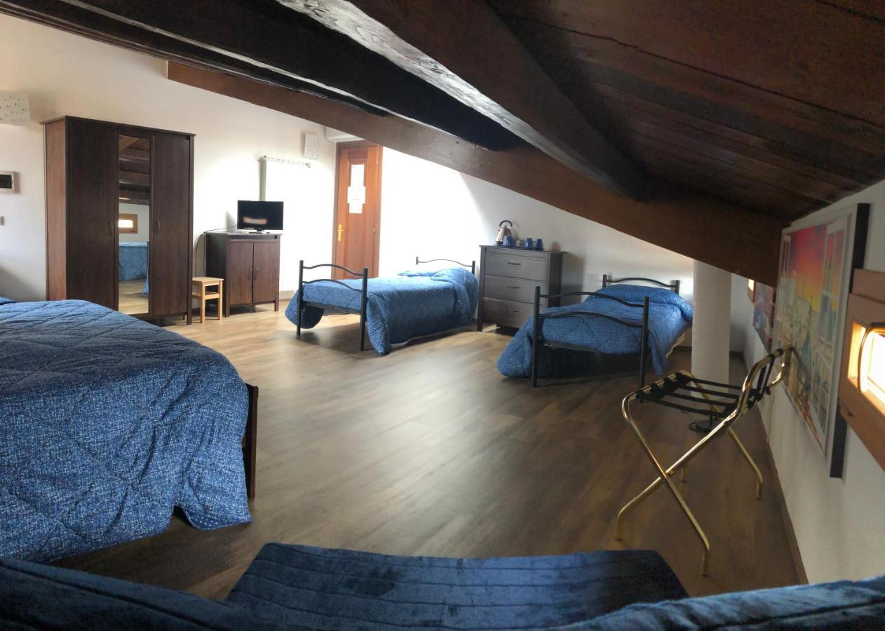 Bb Il Re Alla Reginella Guest House Рим Екстериор снимка